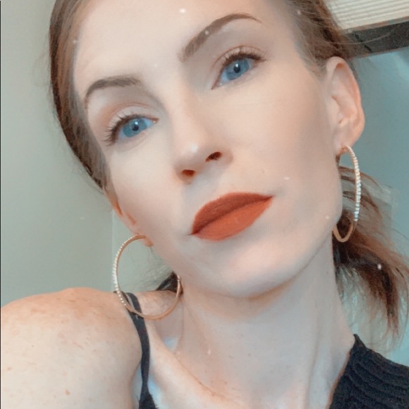 Meet your Posher, Jessica - Picture 3 of 3